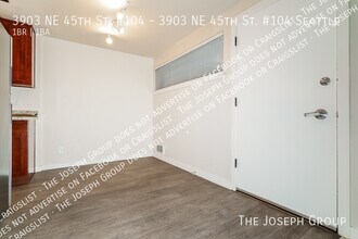 3903 NE 45th St in Seattle, WA - Building Photo - Building Photo