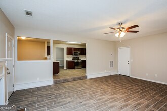 5875 Sunflower Ct in Ellenwood, GA - Building Photo - Building Photo