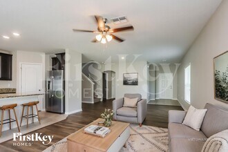 15413 Auburn Woods Ln, Unit 3 in Ruskin, FL - Foto de edificio - Building Photo