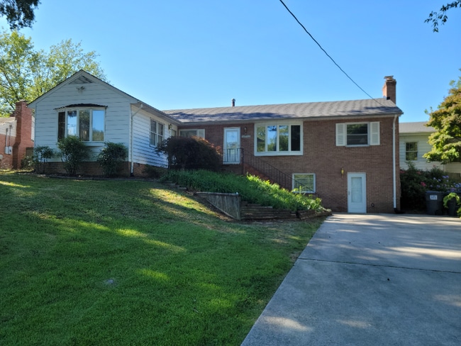 property at 5132 Gravelbrook Dr