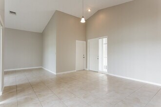 11471 Whisper Sound Dr in Boca Raton, FL - Building Photo - Building Photo