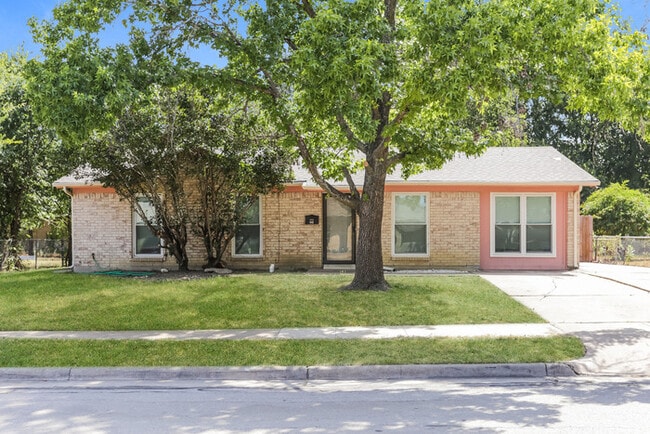 property at 441 NW Jayellen Ave