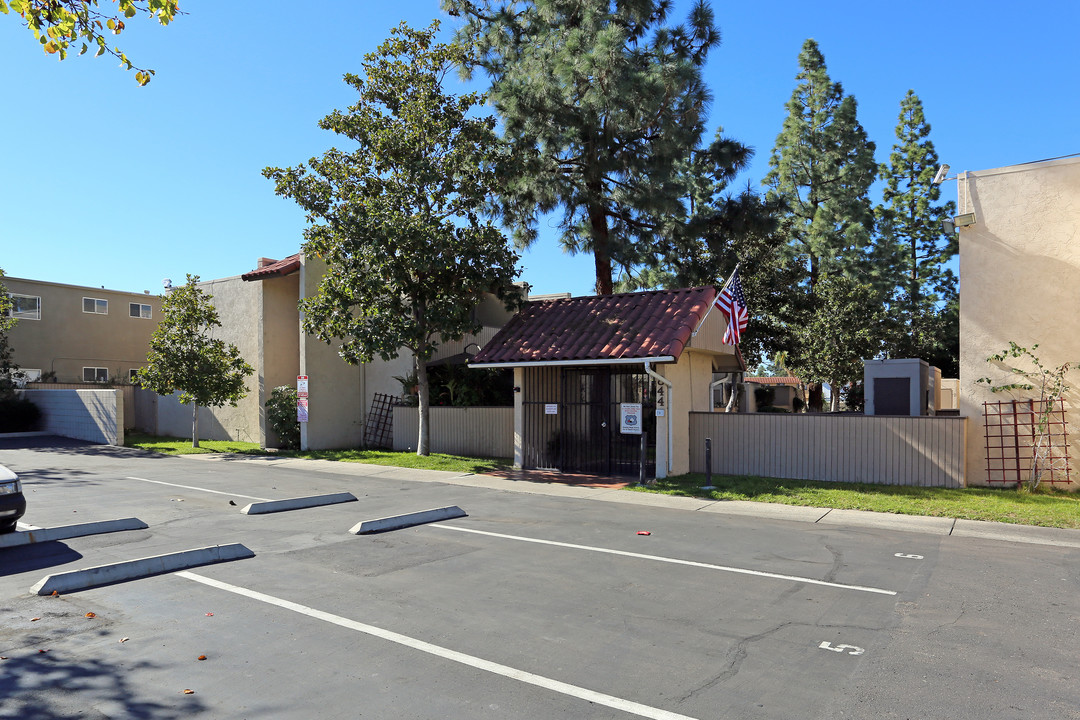 Villa Magnolia Apartments in El Cajon, CA - Building Photo