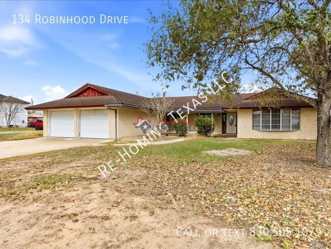 134 Robinhood in Kenedy, TX - Building Photo - Building Photo