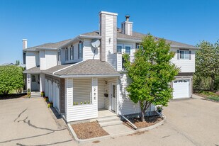 32 Daines Av in Red Deer, AB - Building Photo