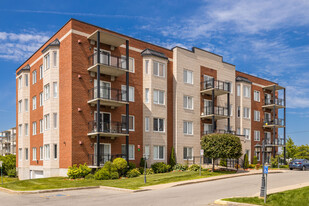 4156 Des Sources Boul in Dollard-des-Ormeaux, QC - Building Photo