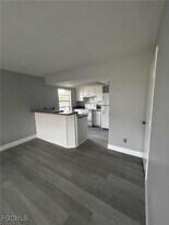 2829 Santa Barbara Blvd in Cape Coral, FL - Building Photo