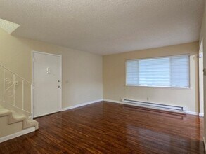 1586 Parkview Ave in San Jose, CA - Foto de edificio - Building Photo