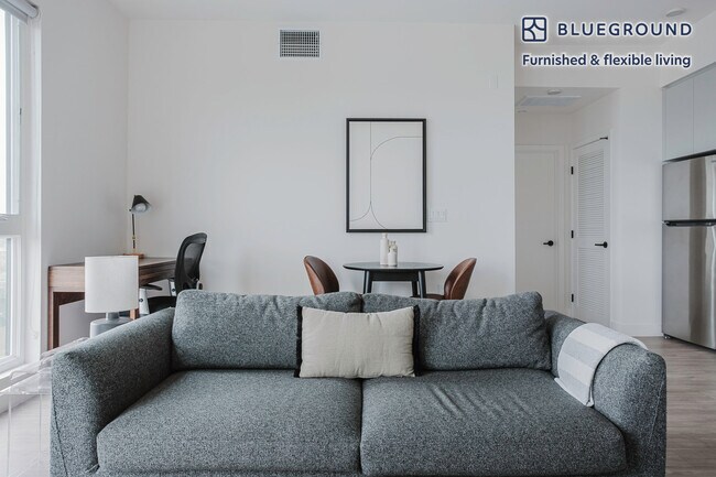 3768 E Colorado Blvd-Unit -FL5-ID1230 in Pasadena, CA - Foto de edificio - Building Photo