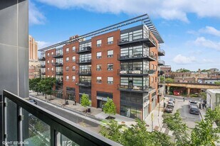 1639 N Milwaukee Ave, Unit 408 in Chicago, IL - Building Photo