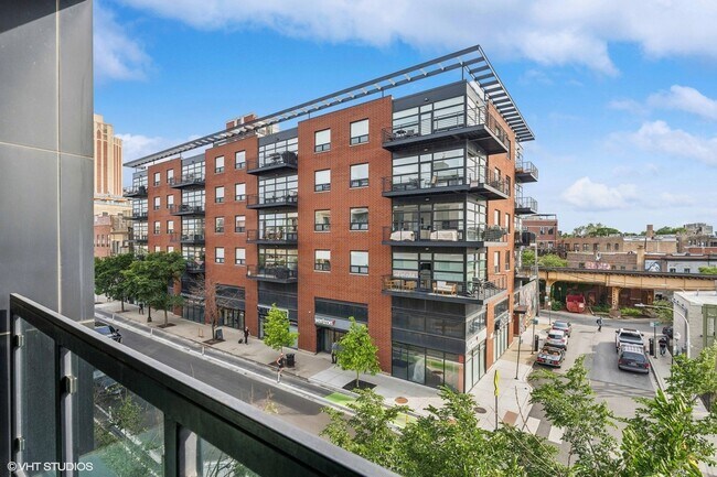 property at 1639 N Milwaukee Ave