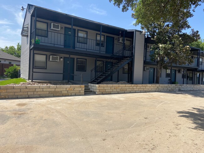 Greenway Apartments in San Antonio, TX - Foto de edificio - Building Photo