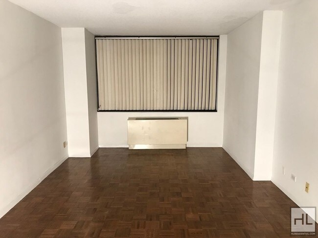 377 Rector Pl-Unit -4G in New York, NY - Building Photo - Building Photo