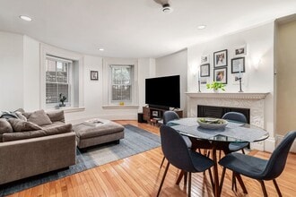 33 Upton St, Unit 1 in Boston, MA - Foto de edificio - Building Photo