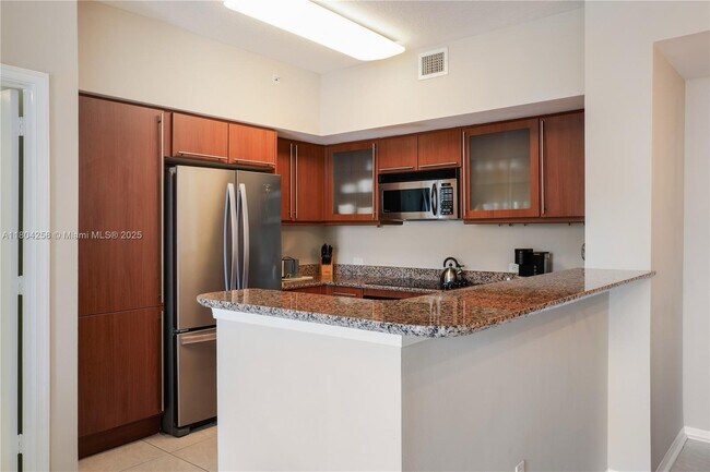 2080 S Ocean Dr, Unit PH4 in Hallandale Beach, FL - Foto de edificio - Building Photo