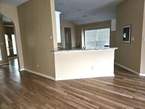 1103 E Hampton Dr in Pearland, TX - Building Photo - Building Photo