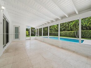 13125 SW 81st Ave in Pinecrest, FL - Building Photo - Building Photo