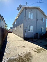 417 E 105th St in Los Angeles, CA - Building Photo - Building Photo