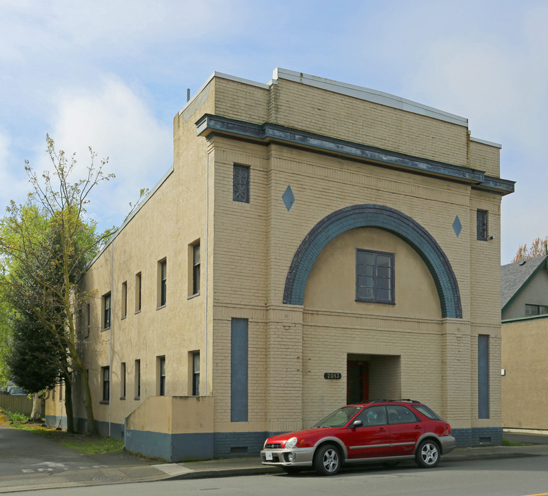 2013 Oak Bay Ave in Oak Bay, BC - Building Photo