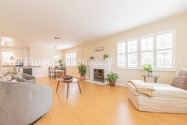 property at 3924 S Sycamore Ave