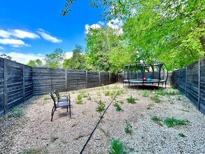 930 E 54th St in Austin, TX - Building Photo - Building Photo