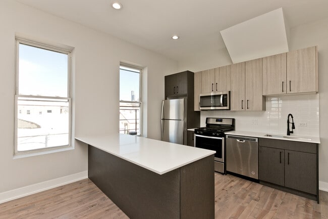 1926 S May St, Unit 3F in Chicago, IL - Building Photo - Building Photo