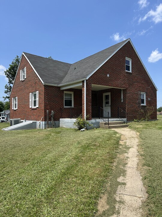 838 Jenny Wren Dr in Martinsburg, WV - Building Photo