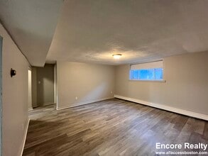 10 Bryon Rd, Unit 2A in Boston College, MA - Building Photo - Building Photo