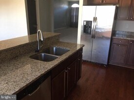 8708 Sagebrush Ln in Laurel, MD - Building Photo