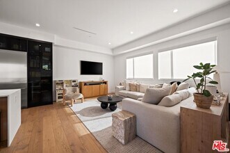 1444 Hi Point St in Los Angeles, CA - Building Photo - Building Photo