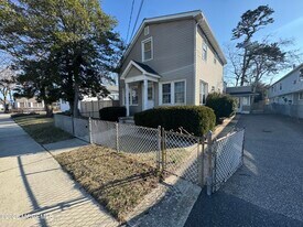 207 Ocean Gate Ave in Ocean Gate, NJ - Building Photo