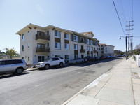 Marmion Way in Los Angeles, CA - Building Photo - Building Photo