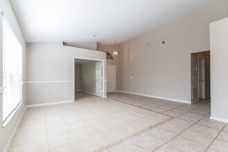4439 Brookdale Ct in Orlando, FL - Building Photo - Building Photo