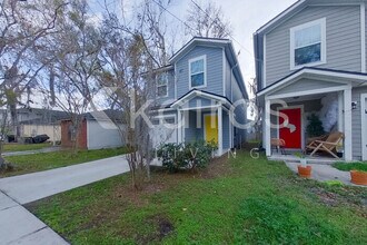 1349 Mull St in Jacksonville, FL - Foto de edificio - Building Photo