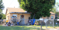 2517 E Harding Way in Stockton, CA - Foto de edificio - Building Photo