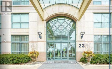 23 Lorraine Dr in Toronto, ON - Building Photo - Building Photo