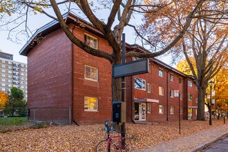 Corporation D'Habitation Jeanne Mance in Montréal, QC - Building Photo - Building Photo