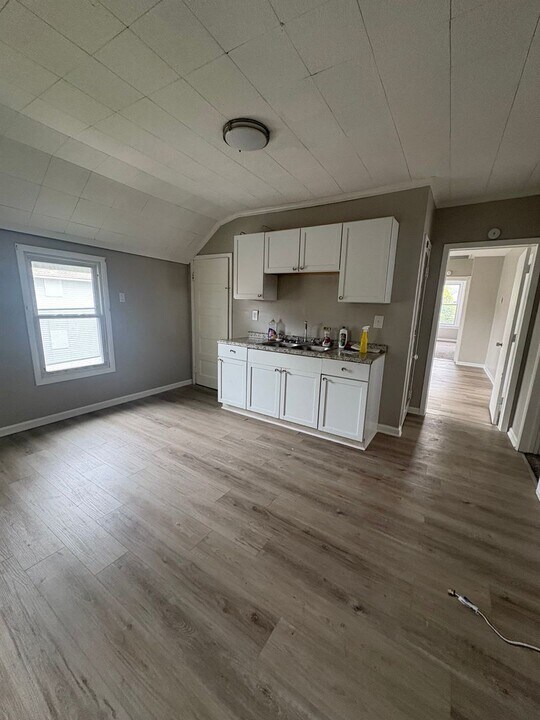 7100 Lawn Ave in Cleveland, OH - Building Photo