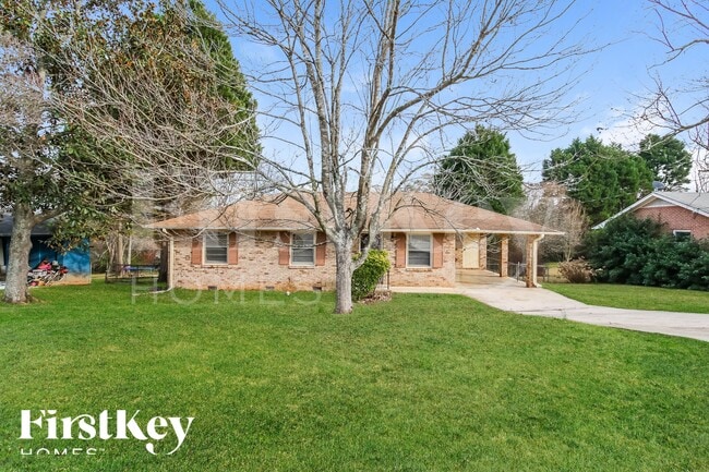 property at 2672 Lilac Dr