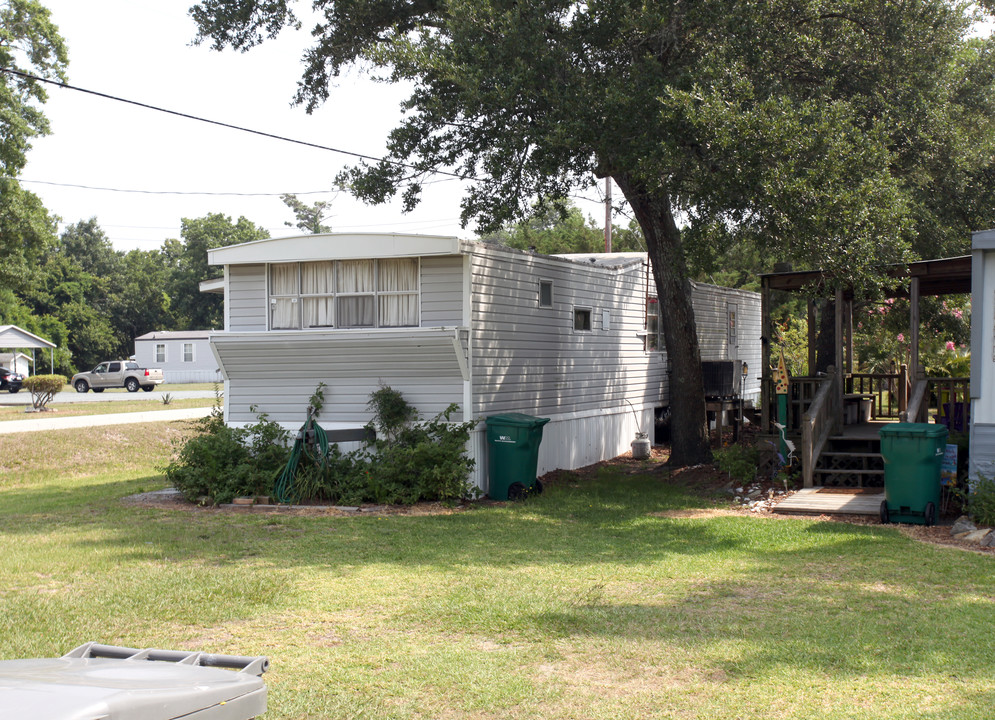 101 Sea Manor Dr in Surf City, NC - Foto de edificio