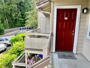142700 NE 171st St in Woodinville, WA - Building Photo - Building Photo