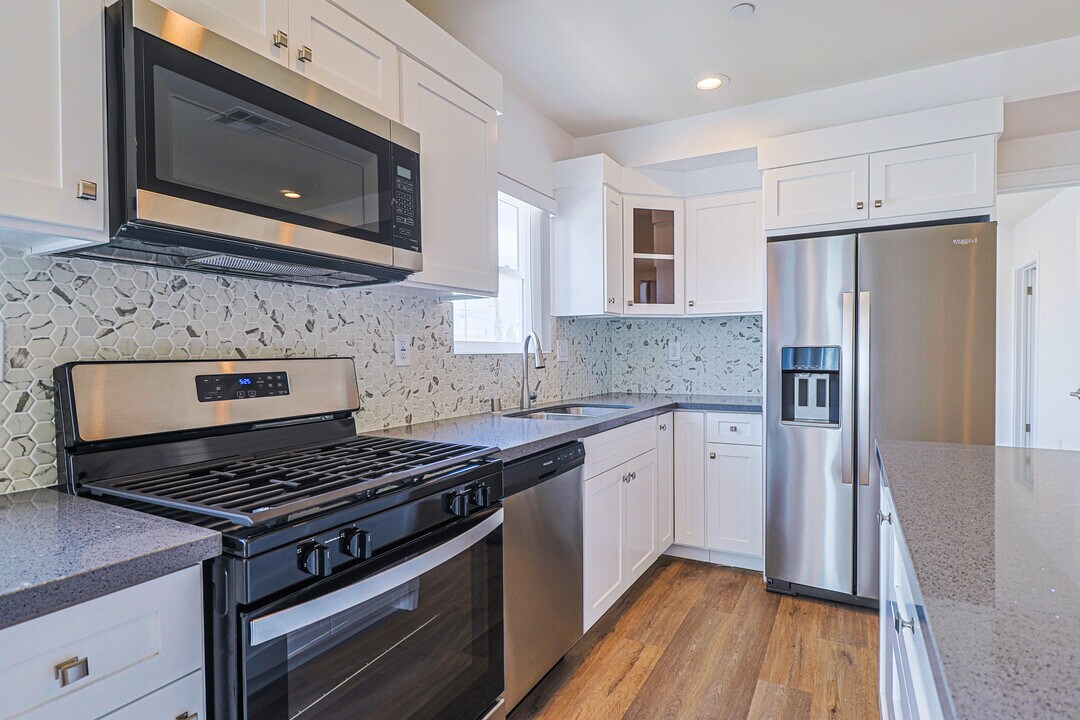 5932 Lemp Ave, Unit 5934 in North Hollywood, CA - Foto de edificio