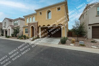 1103 E Newland Dr in Chandler, AZ - Foto de edificio - Building Photo