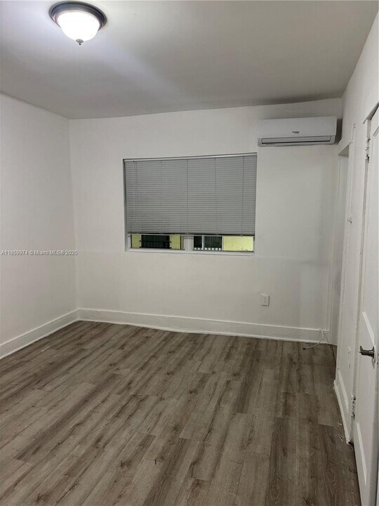 1552 SW 2nd St in Miami, FL - Foto de edificio
