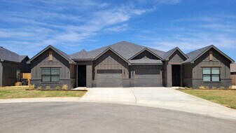 7120 22nd Pl in Lubbock, TX - Building Photo
