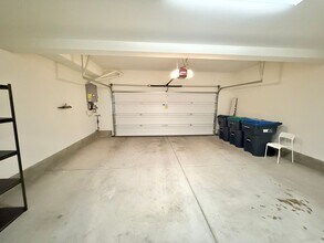 197 Elkhorn in Irvine, CA - Building Photo - Building Photo