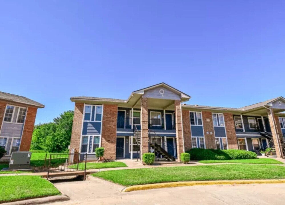 1400 Eagle Lake Rd in Sealy, TX - Building Photo