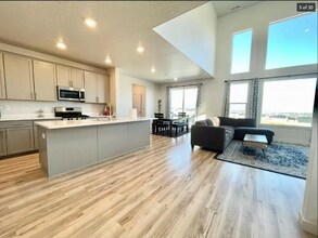 2162 N Cloverleaf Wy in Saratoga Springs, UT - Building Photo - Building Photo