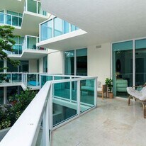 200 Sunny Isles Blvd in Sunny Isles Beach, FL - Building Photo
