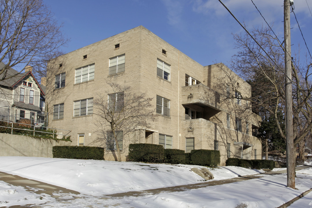 Croydon Apartments in Grand Rapids, MI - Building Photo